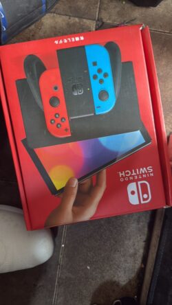 Nintendo Switch Console - Neuf dans sa boîte