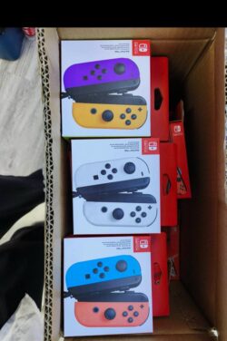 paires de Joy-Con Nintendo Switch - Couleurs Variées