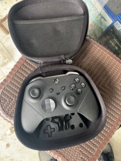 Manette Xbox Elite Series 2 avec étui de transport
